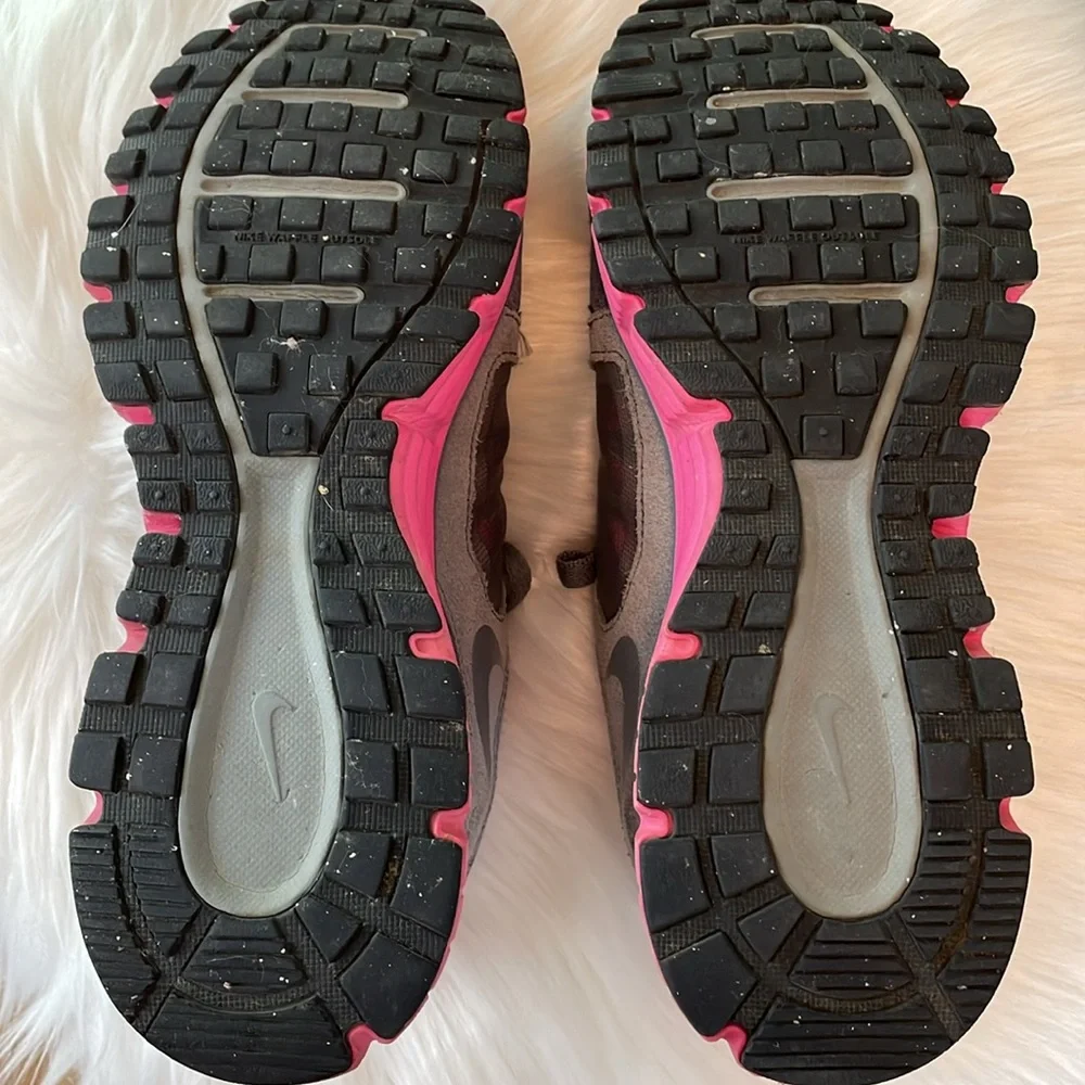 Nike tennis Shoes Gray Pink 10